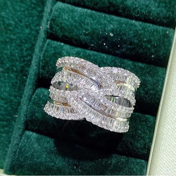 💎18k White Gold Plated Luxurious  Curvy Cz Diamond Weave large Band Ring - Picture 3 of 17